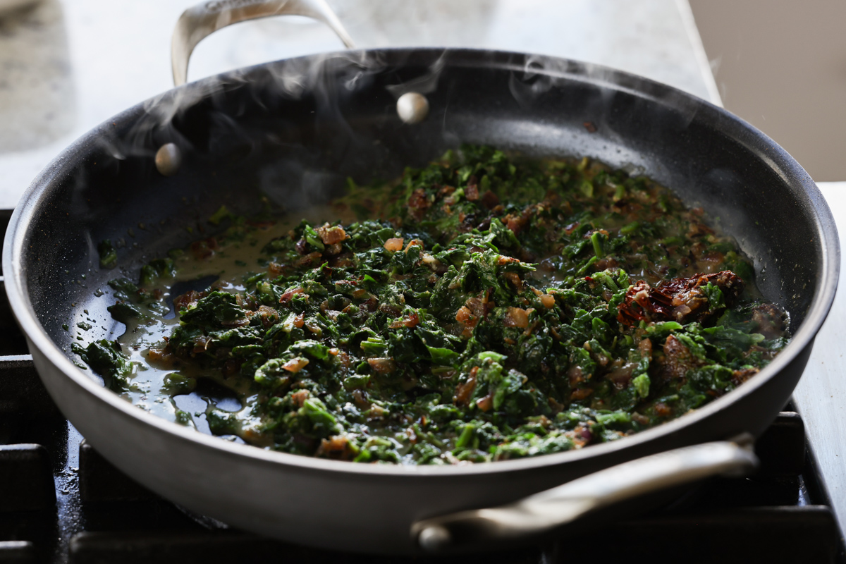 saag after mixing and cooking