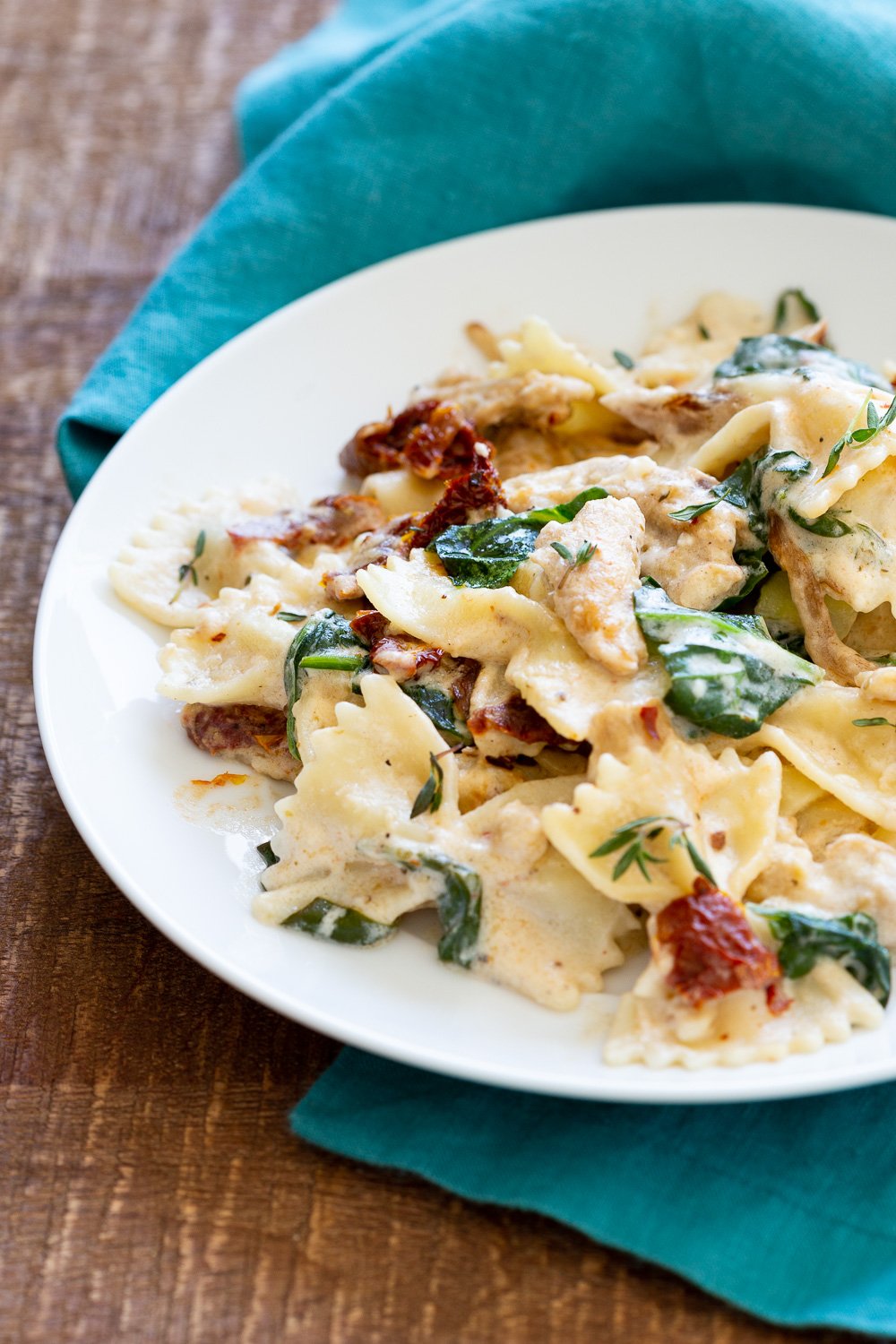 Creamy Sun Dried Tomato Pasta with Garlic Soy curls. Vegan Tuscan Garlic "Chicken" And pasta. #Vegan #Recipe Can be Gluten-free, Soyfree, nutfree #VeganRicha