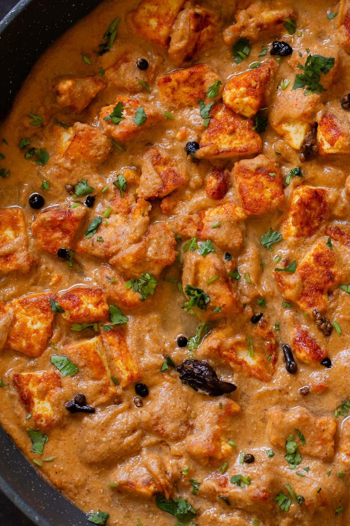 extreme close-up of a panful of Pahadi curry
