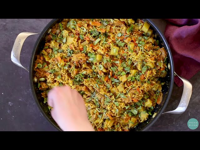A Cozy Vegan 1 pan meal Packed with Caribbean Spices | JAMAICAN CURRY RICE
