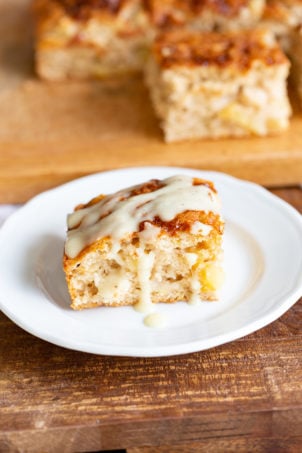 Vegan Apple Cake with Cinnamon Custard. Easy Apple Cake that is soft and light. Served with a creamy vegan vanilla custard.#VEgan #VeganRicha #VeganAppleCake #Soyfree #Recipe Nut-free Gluten-free Options