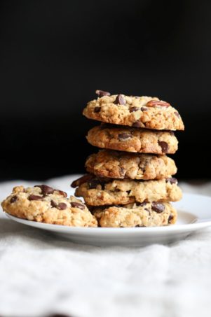 Vegan Cowboy Cookies Mix makes great Jar gifts for the Holiday Season. Layer oats, flour, coconut, chocolate sugar and pecans. Mix, add applesauce and oil, and bake. #veganricha #Vegan #Recipe Can be #glutenfree. | VeganRicha.com