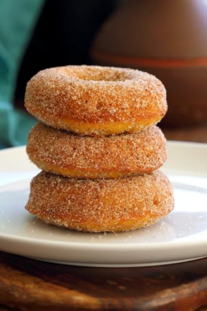 Vegan Pumpkin Donuts with Cinnamon Sugar. Soft, Spiced, Amazing. Vegan Doughnuts. Pumpkin Cinnamon  sugar Donuts. Nut-free option. #vegan #veganricha